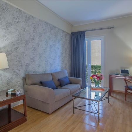 אתונה Delice Hotel - Family Apartments מראה חיצוני תמונה